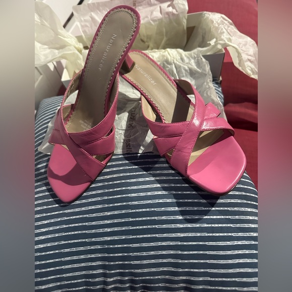 Naturalizer leather Sonya sandals•Color: Passion Pink •Size: 7.5W •NEW IN BOX - Picture 2 of 13
